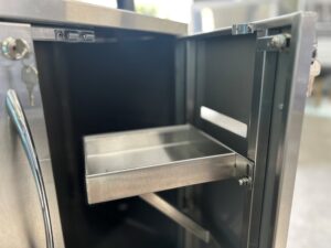 Ultrasonic Cleaning Bench inside